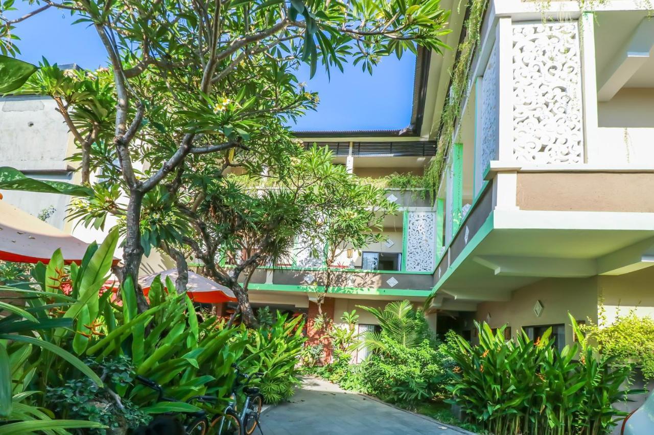 Capital O 1666 Grand Pudjawan Hotel Near Kuta Beach Exterior foto